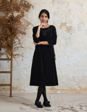 "Marjan" black embroidred velvet dress