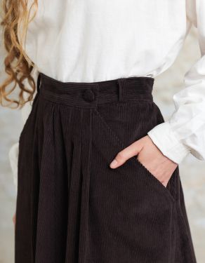 "Yana" corduroy skirt chestnut